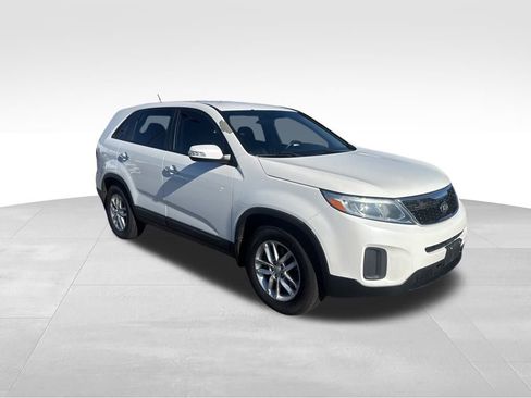 Used 2015 Kia Sorento LX image 9