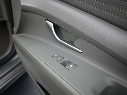 Used 2024 Hyundai Elantra SEL FWD image 38