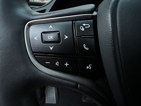 Used 2024 Lexus ES 350 w/ Premium Package image 18