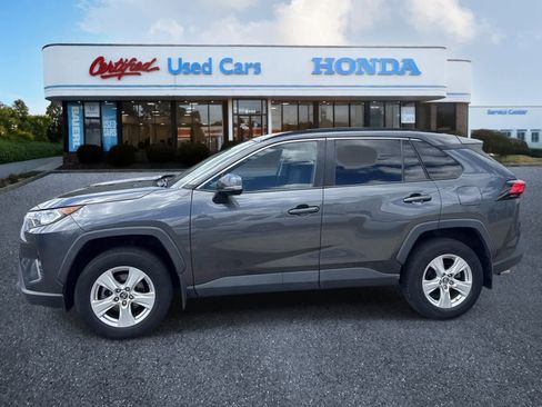 Used 2019 Toyota RAV4 XLE w/ Convenience Package AWD/4WD image 2