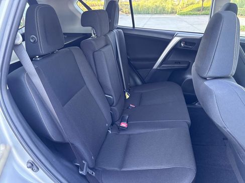 Used 2015 Toyota RAV4 XLE FWD image 15