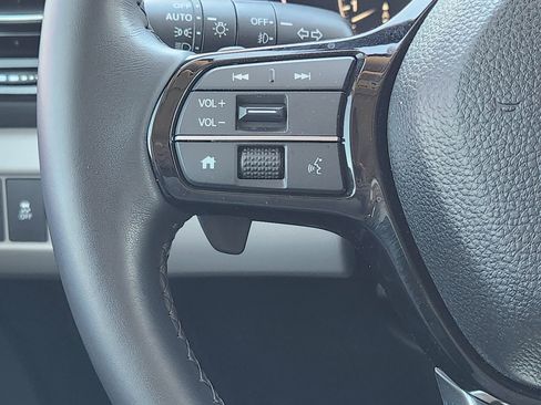 Used 2024 Honda Pilot Touring image 28