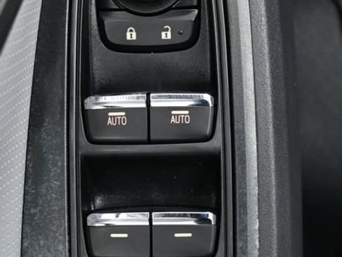 Used 2020 Subaru Crosstrek 2.0i Limited w/ Moonroof Package w/Navigation image 12