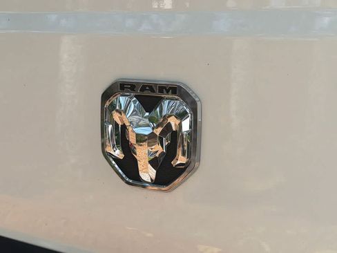 Used 2025 RAM ProMaster 2500 w/ Convenience Group FWD image 10