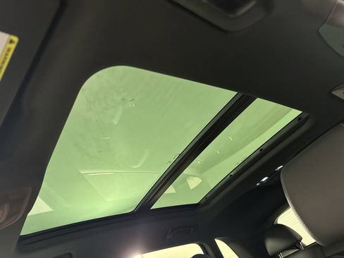 Used 2025 Audi Q3 2.0T Premium image 25