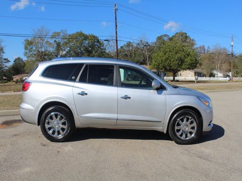 Used 2017 Buick Enclave Premium image 10