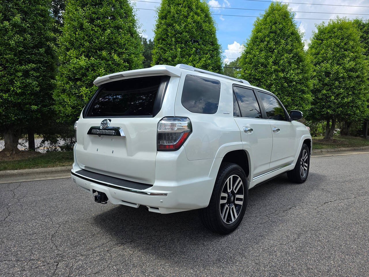 Used 2018 Toyota 4Runner Limited AWD/4WD image 5