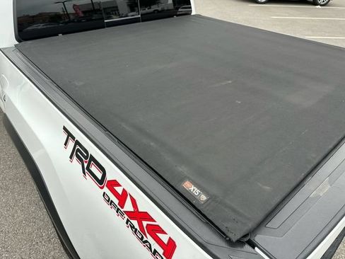 Certified 2017 Toyota Tacoma TRD Off-Road w/ Premium & Technology Package AWD/4WD image 30