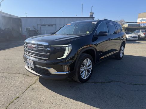 Used 2024 GMC Acadia Elevation image 1