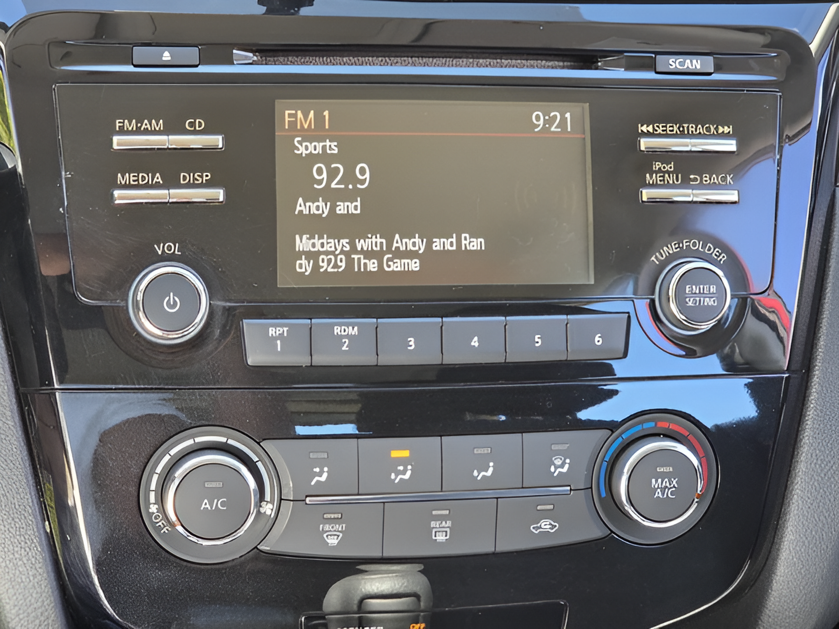 Used 2014 Nissan Rogue S FWD image 15