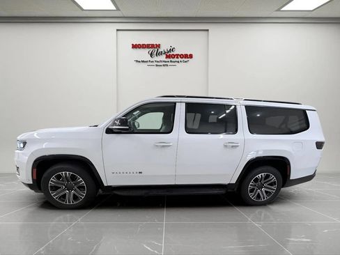 Used 2024 Jeep Wagoneer L Series II w/ Flexible Seating Group AWD/4WD image 3