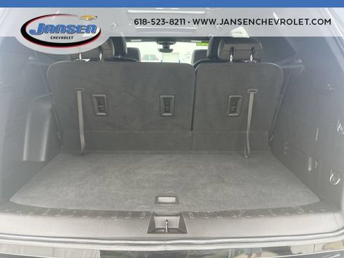 Used 2023 Chevrolet Traverse Premier FWD image 26