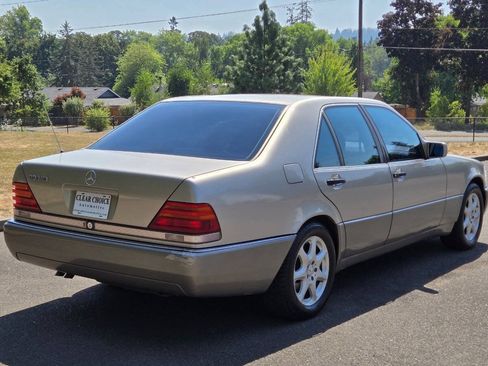 Used 1993 Mercedes-Benz 300 SD Sedan image 5