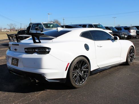 Used 2021 Chevrolet Camaro ZL1 image 9