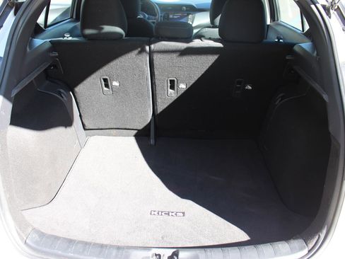 Used 2024 Nissan Kicks SV image 31