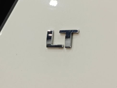 Used 2013 Chevrolet Suburban LT image 38