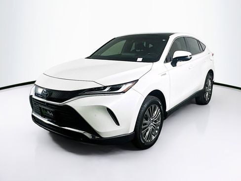 Used 2021 Toyota Venza LE image 3