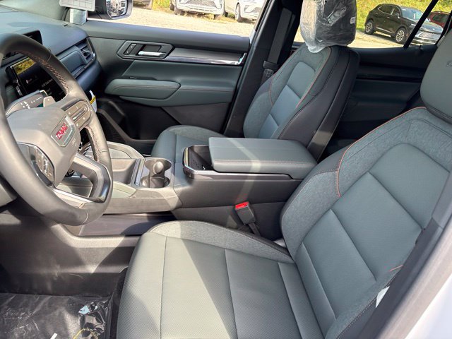 New 2027 GMC Terrain AT4 w/ Technology Package II AWD/4WD image 4