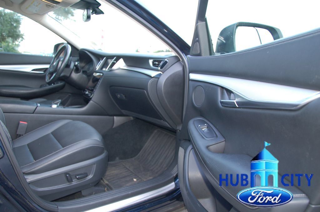 Used 2021 INFINITI QX50 Luxe FWD image 17