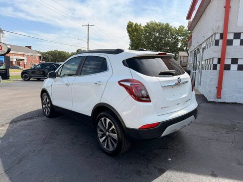 Used 2018 Buick Encore Essence FWD image 3