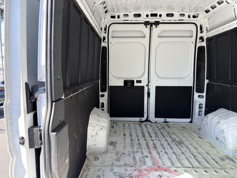 Used 2025 RAM ProMaster 2500 w/ Convenience Group FWD image 16
