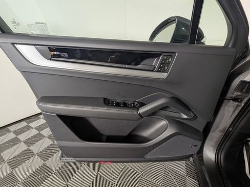 New 2026 Porsche Cayenne E-Hybrid Coupe image 25