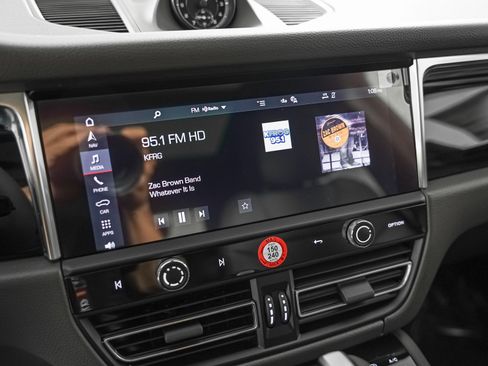 New 2026 Porsche Macan image 22