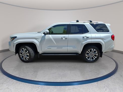 Used 2025 Toyota 4Runner Limited AWD/4WD image 8