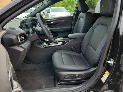 New 2026 Buick Envista Sport Touring w/ Convenience I Package FWD image 12