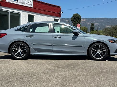 Used 2024 Honda Civic Touring image 3