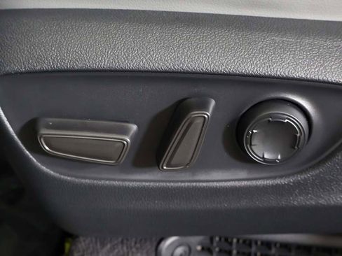 Used 2023 Toyota Sienna XLE w/ XLE Plus Package image 34