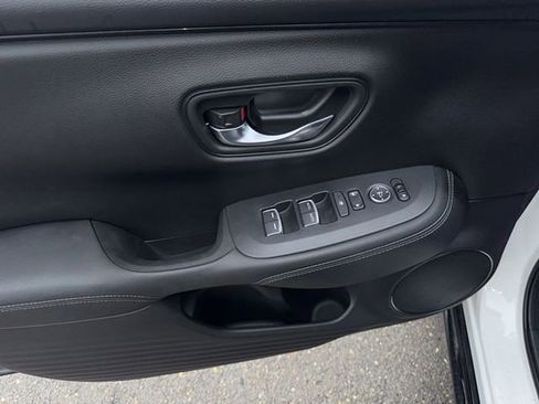 Used 2023 Honda HR-V EX-L image 12