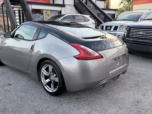Used 2009 Nissan 370Z Touring image 3