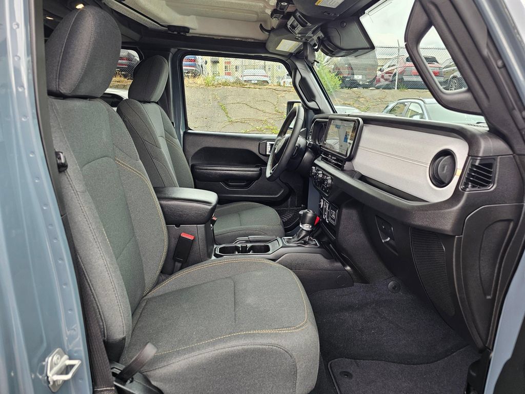 Used 2024 Jeep Wrangler Unlimited AWD/4WD image 11