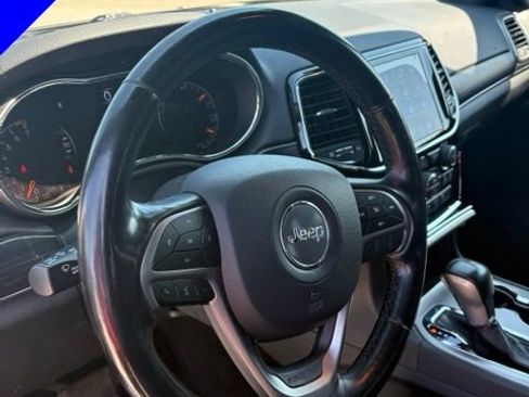 Used 2020 Jeep Grand Cherokee Limited AWD/4WD image 17