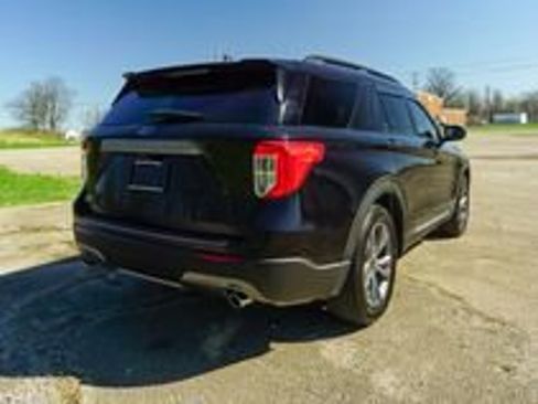 Used 2022 Ford Explorer XLT w/ Equipment Group 202A image 8