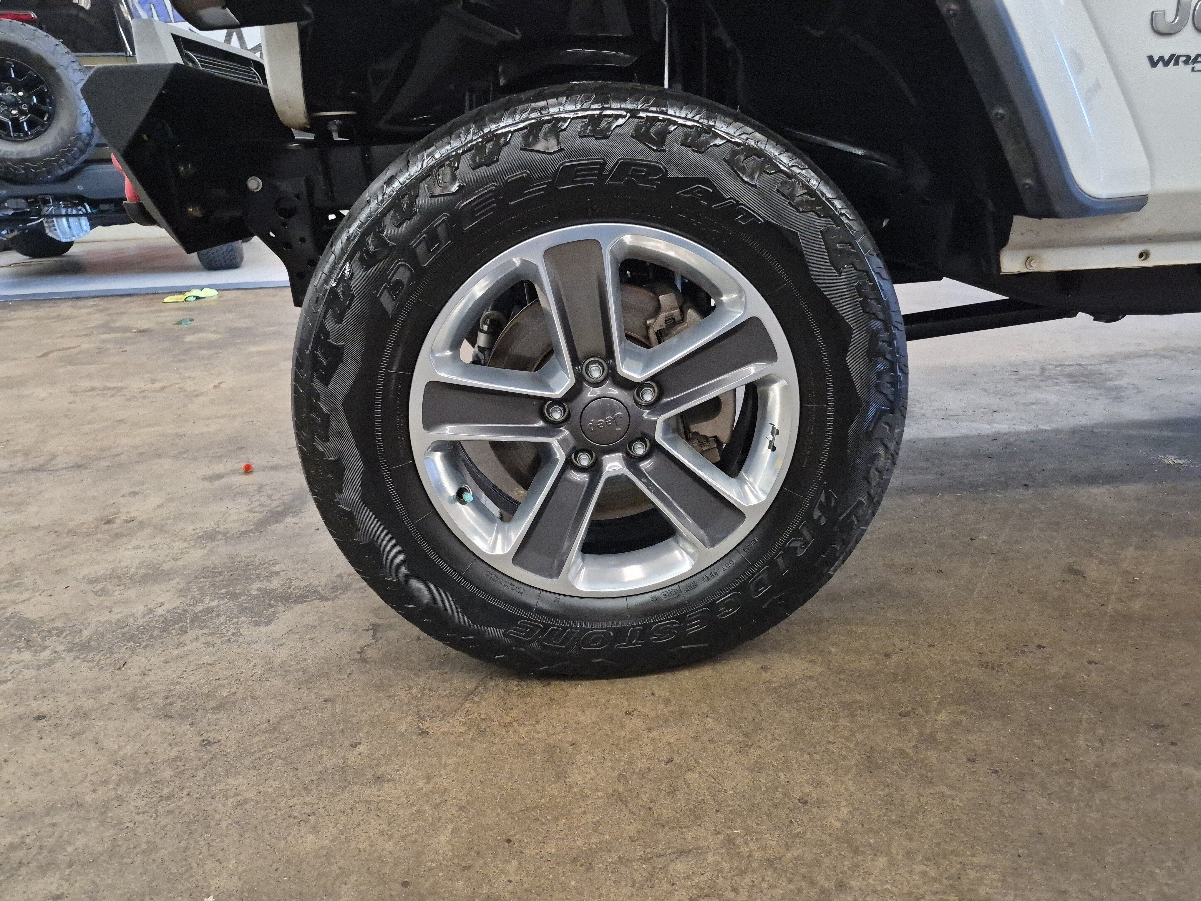 Used 2019 Jeep Wrangler Unlimited Sahara AWD/4WD image 7