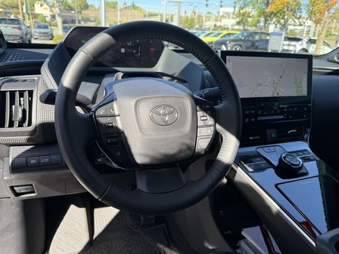 Used 2024 Toyota bZ4X Limited image 18