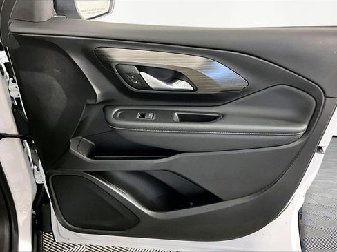 Used 2024 GMC Terrain SLE w/ Driver Convenience Package image 27