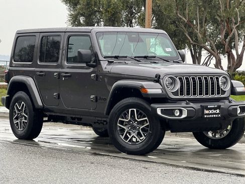 New 2026 Jeep Wrangler Unlimited Sahara w/ Safety Group AWD/4WD image 2