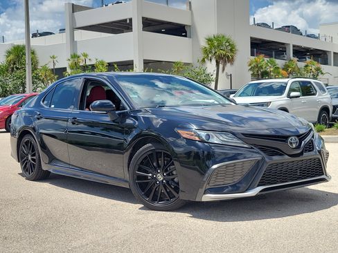 Used 2021 Toyota Camry XSE FWD image 31