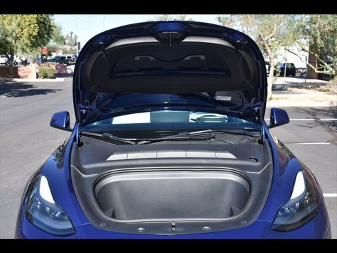 Used 2023 Tesla Model Y Performance image 44