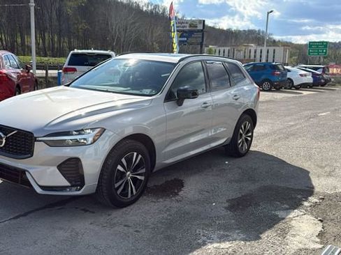 Used 2024 Volvo XC60 B5 Core AWD/4WD image 12