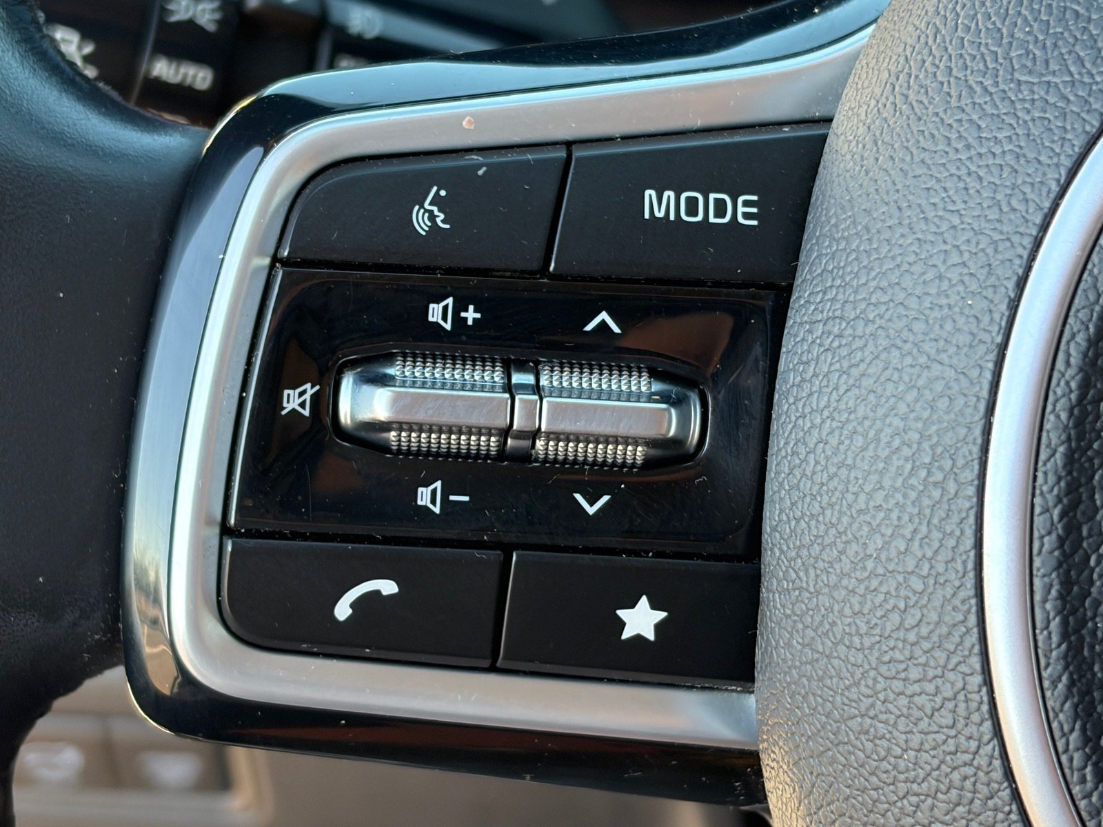 Used 2023 Kia Carnival SX FWD image 28