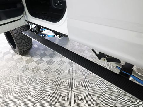 Used 2022 Ford F350 Platinum image 16