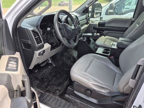 Used 2021 Ford F250 XL w/ Power Equipment Group RWD image 9