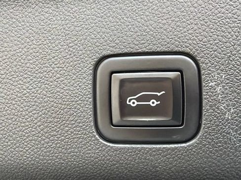 Used 2021 Chevrolet Tahoe RST RWD image 19