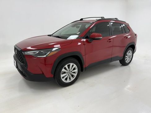 Used 2022 Toyota Corolla Cross LE FWD image 5