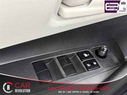 Used 2024 Toyota Corolla LE FWD image 25