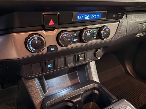 Used 2023 Toyota Tacoma SR AWD/4WD image 23